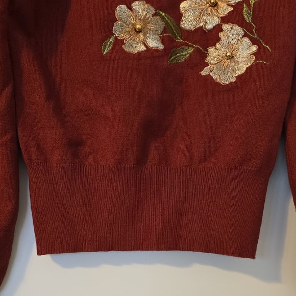 ont Welfth Maroon Crewneck Sweater with Floral Embroidery. Size Small NWOT - Picture 4 of 16